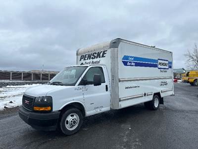 GMC G33903 Box Truck - 401HP, 6 Speed Automatic, Roll up Door