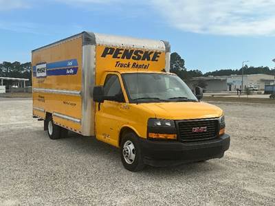 GMC G33903 Box Truck - 401HP, 6 Speed Automatic, Roll up Door