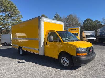 GMC G33903 Box Truck - 401HP, 6 Speed Automatic, Roll up Door