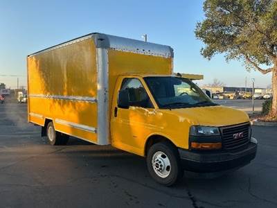 GMC G33903 Box Truck - 401HP, 6 Speed Automatic, Roll up Door