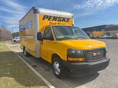 GMC G33903 Box Truck - 401HP, 6 Speed Automatic, Roll up Door