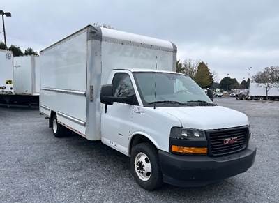 GMC G33903 Box Truck - 401HP, 6 Speed Automatic, Roll up Door