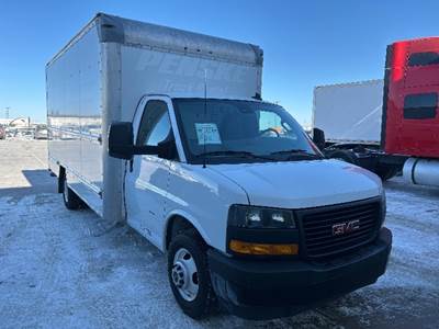 GMC G33903 Box Truck - 401HP, 6 Speed Automatic, Roll up Door