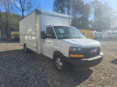 GMC G33903 Box Truck - 401HP, 6 Speed Automatic, Roll up Door
