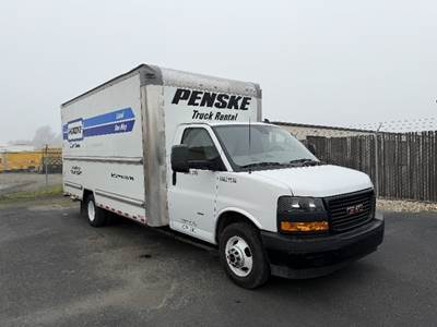 GMC G33903 Box Truck - 401HP, 6 Speed Automatic, Roll up Door