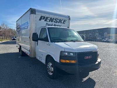 GMC G33903 Box Truck - 401HP, 6 Speed Automatic, Roll up Door