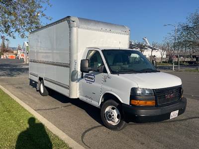 GMC G33903 Box Truck - 401HP, 6 Speed Automatic, Roll up Door
