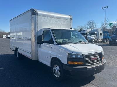 GMC G33903 Box Truck - 401HP, 6 Speed Automatic, Roll up Door