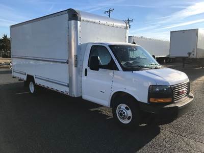 GMC G33903 Box Truck - 401HP, 6 Speed Automatic, Roll up Door