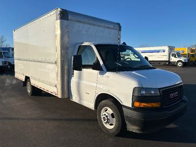 GMC G33903 Box Truck - 401HP, 6 Speed Automatic, Roll up Door