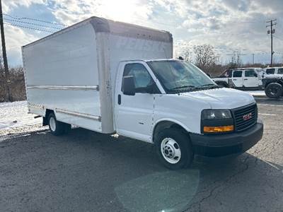 GMC G33903 Box Truck - 401HP, 6 Speed Automatic, Roll up Door