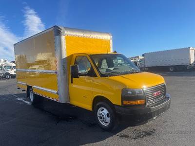 GMC G33903 Box Truck - 401HP, 6 Speed Automatic, Roll up Door