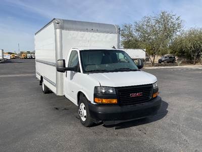 GMC G33903 Box Truck - 401HP, 6 Speed Automatic, Roll up Door