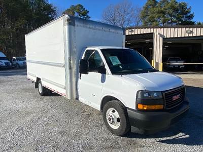 GMC G33903 Box Truck - 401HP, 6 Speed Automatic, Roll up Door