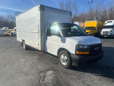 GMC G33903 Box Truck - 401HP, 6 Speed Automatic, Roll up Door