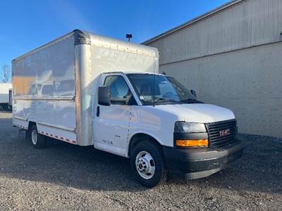 GMC G33903 Box Truck - 401HP, 6 Speed Automatic, Roll up Door