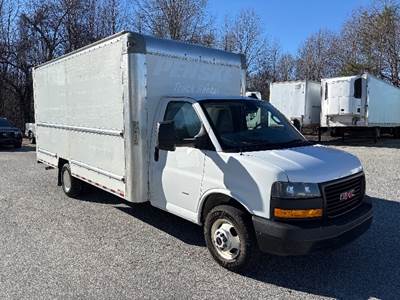 GMC G33903 Box Truck - 401HP, 6 Speed Automatic, Roll up Door