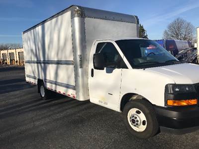 GMC G33903 Box Truck - 401HP, 6 Speed Automatic, Roll up Door