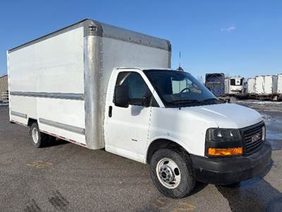 GMC G33903 Box Truck - 401HP, 6 Speed Automatic, Roll up Door