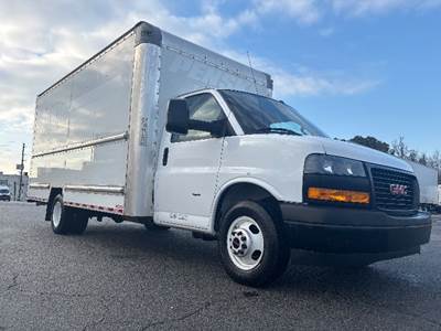 GMC G33903 Box Truck - 401HP, 6 Speed Automatic, Roll up Door