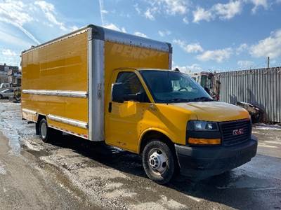 GMC G33903 Box Truck - 401HP, 6 Speed Automatic, Roll up Door
