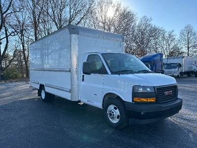 GMC G33903 Box Truck - 401HP, 6 Speed Automatic, Roll up Door