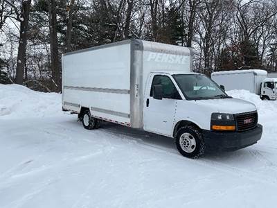 GMC G33903 Box Truck - 401HP, 6 Speed Automatic, Roll up Door
