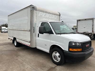 GMC G33903 Box Truck - 401HP, 6 Speed Automatic, Roll up Door