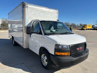 GMC G33903 Box Truck - 401HP, 6 Speed Automatic, Roll up Door