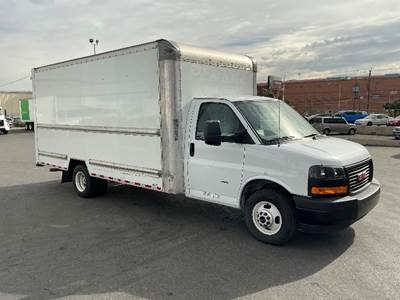 GMC G33903 Box Truck - 401HP, 6 Speed Automatic, Roll up Door