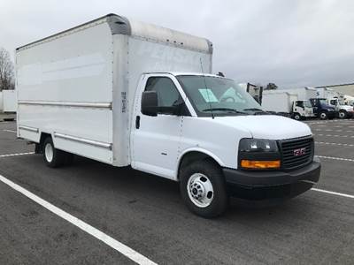 GMC G33903 Box Truck - 401HP, 6 Speed Automatic, Roll up Door