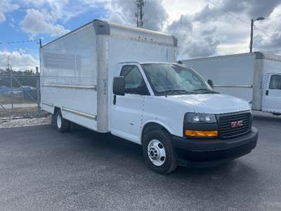 GMC G33903 Box Truck - 401HP, 6 Speed Automatic, Roll up Door