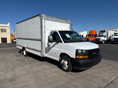GMC G33903 Box Truck - 401HP, 6 Speed Automatic, Roll up Door