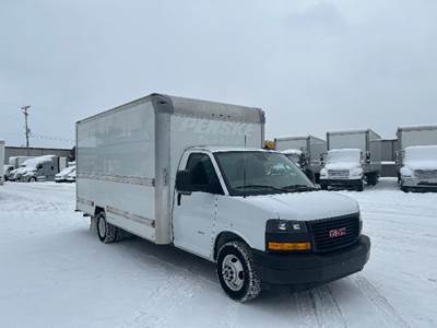 GMC G33903 Box Truck - 401HP, 6 Speed Automatic, Roll up Door