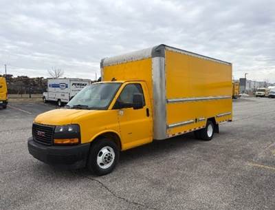 GMC G33903 Box Truck - 401HP, 6 Speed Automatic, Roll up Door