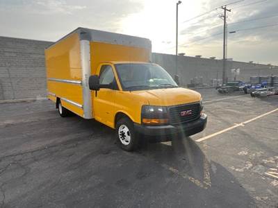 GMC G33903 Box Truck - 401HP, 6 Speed Automatic, Roll up Door