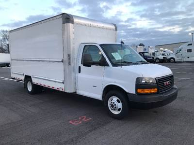GMC G33903 Box Truck - 401HP, 6 Speed Automatic, Roll up Door