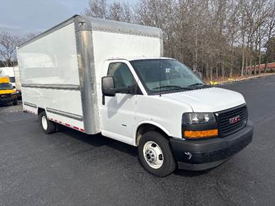 GMC G33903 Box Truck - 401HP, 6 Speed Automatic, Roll up Door