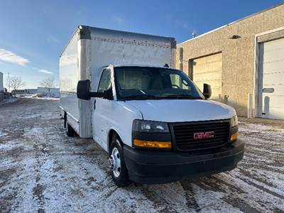 GMC G33903 Box Truck - 401HP, 6 Speed Automatic, Roll up Door