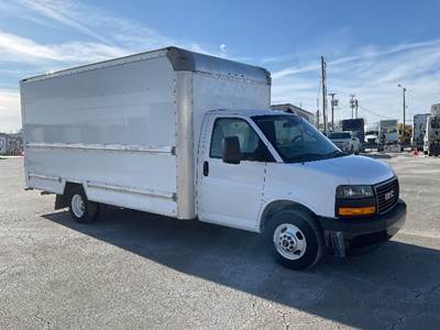 GMC G33903 Box Truck - 401HP, 6 Speed Automatic, Roll up Door