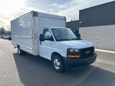 GMC G33903 Box Truck - 401HP, 6 Speed Automatic, Roll up Door