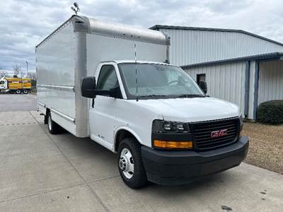 GMC G33903 Box Truck - 401HP, 6 Speed Automatic, Roll up Door