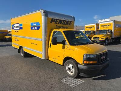 GMC G33903 Box Truck - 401HP, 6 Speed Automatic, Roll up Door