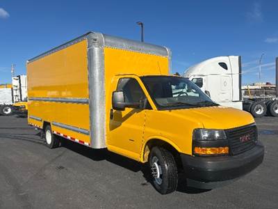 GMC G33903 Box Truck - 401HP, 6 Speed Automatic, Roll up Door