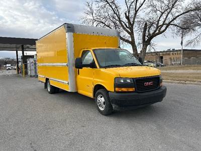 GMC G33903 Box Truck - 401HP, 6 Speed Automatic, Roll up Door