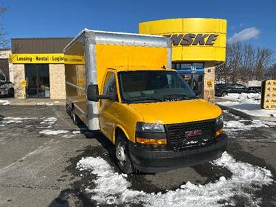 GMC G33903 Box Truck - 401HP, 6 Speed Automatic, Roll up Door