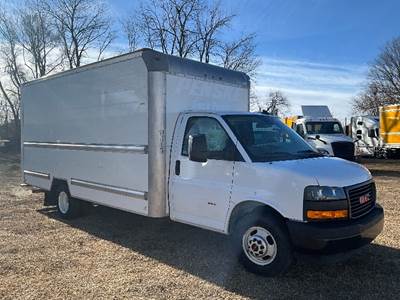 GMC G33903 Box Truck - 401HP, 6 Speed Automatic, Roll up Door