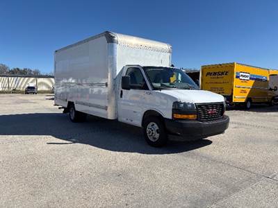 GMC G33903 Box Truck - 401HP, 6 Speed Automatic, Roll up Door