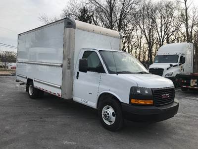 GMC G33903 Box Truck - 401HP, 6 Speed Automatic, Roll up Door