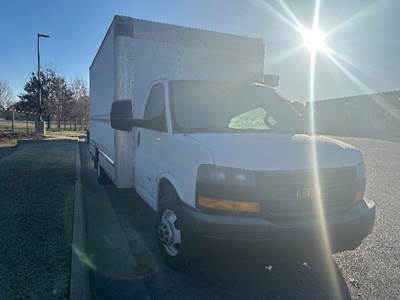 GMC G33903 Box Truck - 401HP, 6 Speed Automatic, Roll up Door